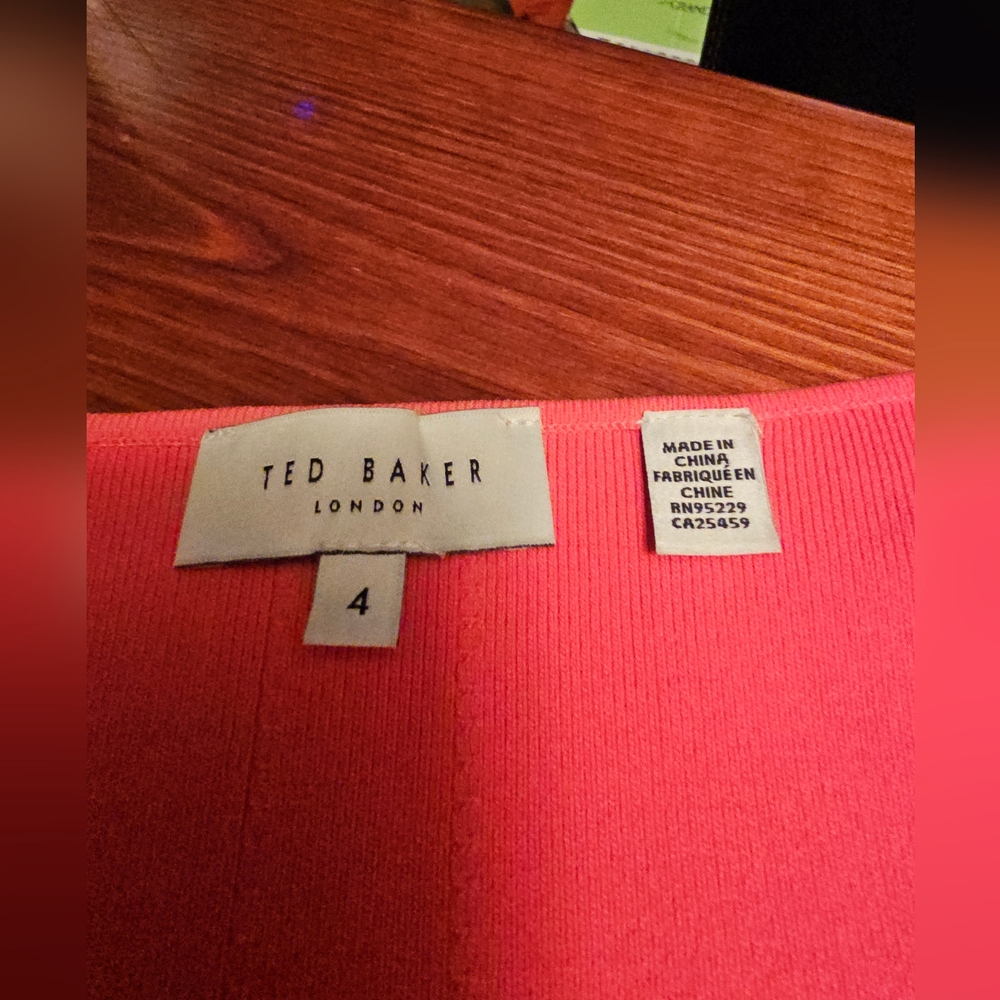 Ted Baker V-Neck‎ Coral Sweater. Size 4 - Picture 2 of 5